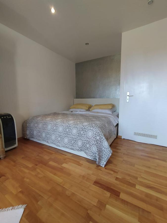 Gl Single Town Apartment Wiesbaden Exterior photo